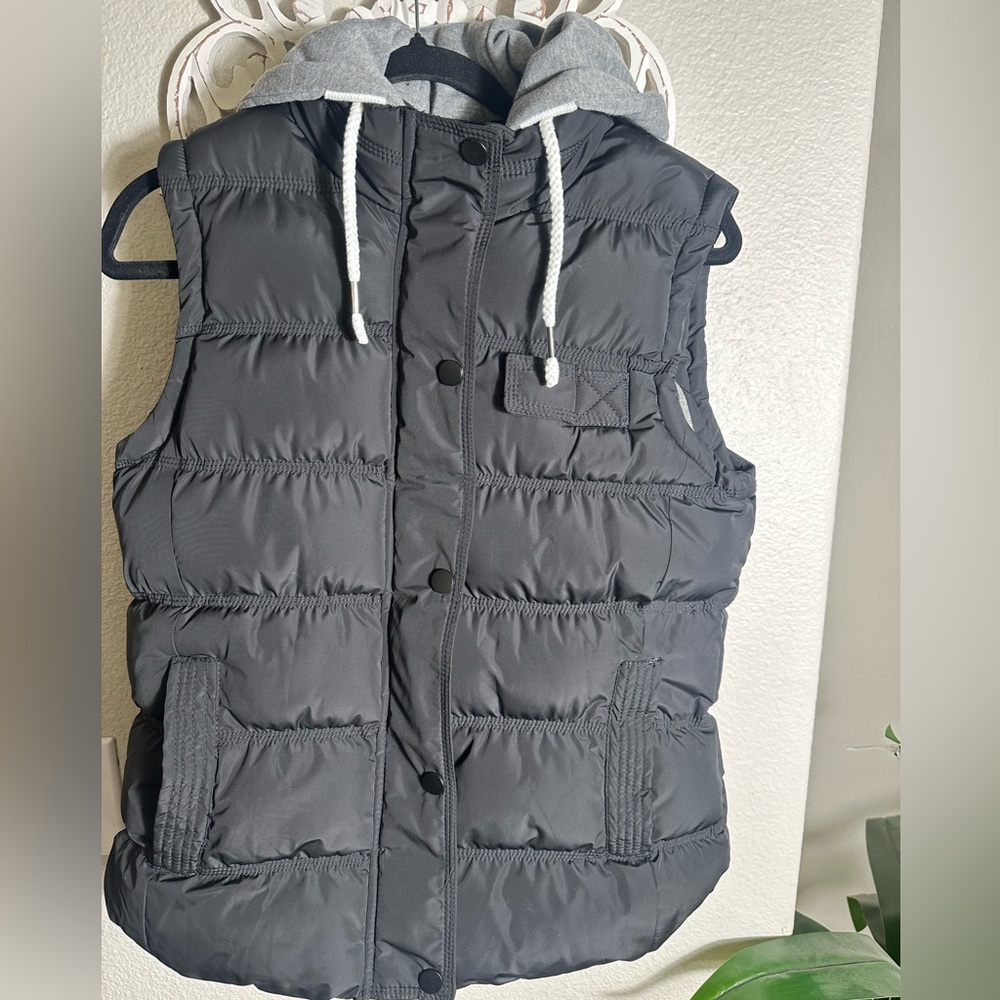WOMENS WANTDO PUFFER VEST, WITH REMOVABLE HOOD
